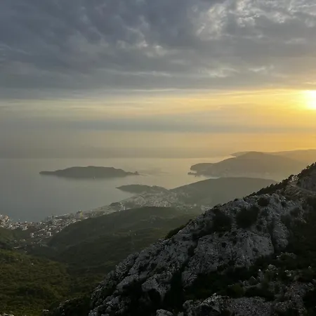 Budva Center Premium Suite Apartment *